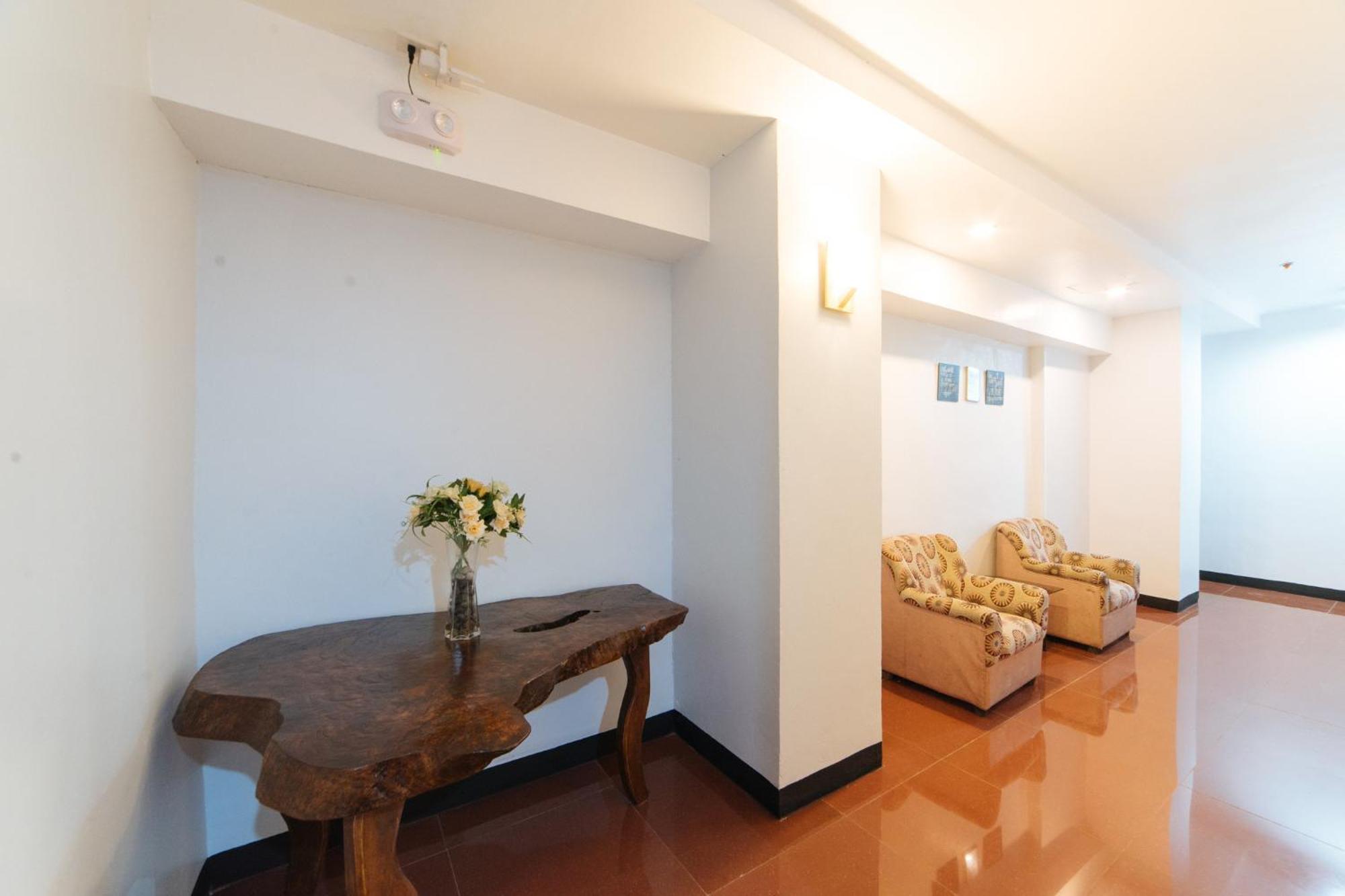 Reddoorz At Nirvana Pension House 바콜로드 외부 사진
