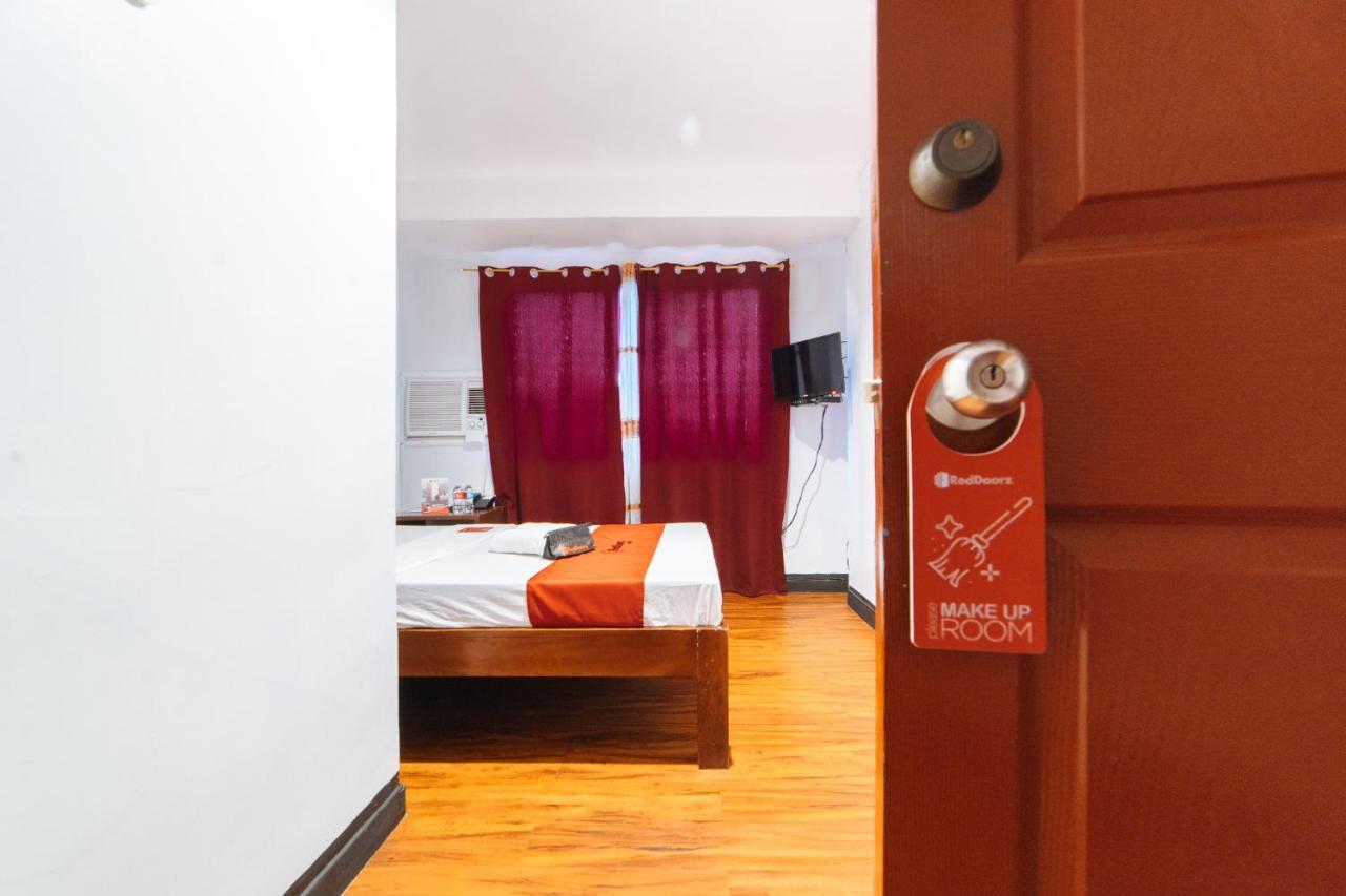 Reddoorz At Nirvana Pension House 바콜로드 외부 사진